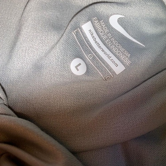 nike shorts - Picture 2 of 2